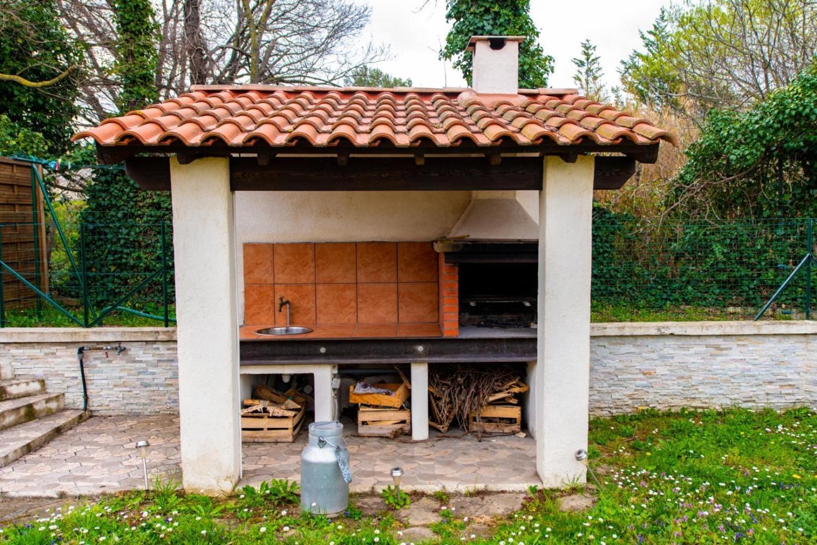 Gite Histoire De Famille Vila Aubagne Exterior foto